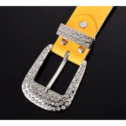 Cinto de couro da moda - com furos / strass - fivela de metal