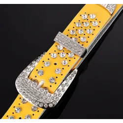 Cinto de couro da moda - com furos / strass - fivela de metal