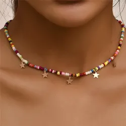 Collier court perles colorées - avec étoiles