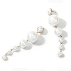 Long earrings with pearlsEarrings