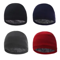Varm strikhue - med tyk pels indeni - unisex