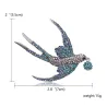 Farverig rhinstensfugl - vintage broche