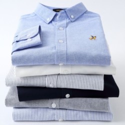 Klassisk langermet bomullsskjorte - ensfarget / striper - broderilogo