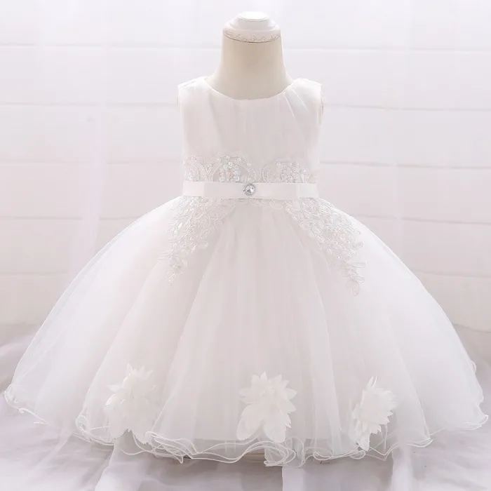 Robe fleurie en dentelle - avec noeud - cristaux - sequins