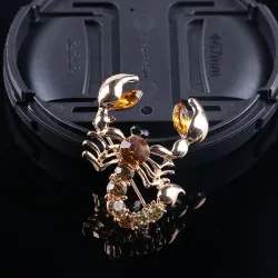 BrochesBroche de escorpión de cristal
