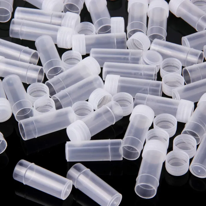 Frascos de amostra de plástico - mini-recipientes transparentes para comprimidos / cápsulas - com tampa - 5 ml - 50 peças