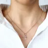 CollaresColgante en forma de cruz de cristal - con collar