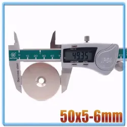 N35 - magnes neodymowy - mocna okrągła tarcza - z otworem 6 mm - 50 * 5 mmN35