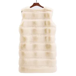 Elegant ermeløs kåpe - pelsvest