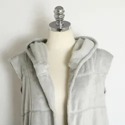 Varm vinterpels - vest med hette