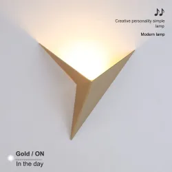 Candeeiro de parede LED moderno - design triangular - alumínio - 3W - 220V