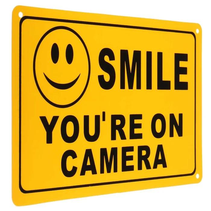 Vinyylivaroitustarra - Smile You're On Camera