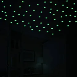 Estrelas que brilham no escuro - adesivos de parede / teto - 3cm - 50 peças