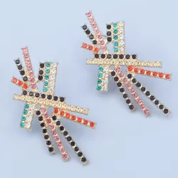 Boucles d'oreilles géométriques avec cristaux