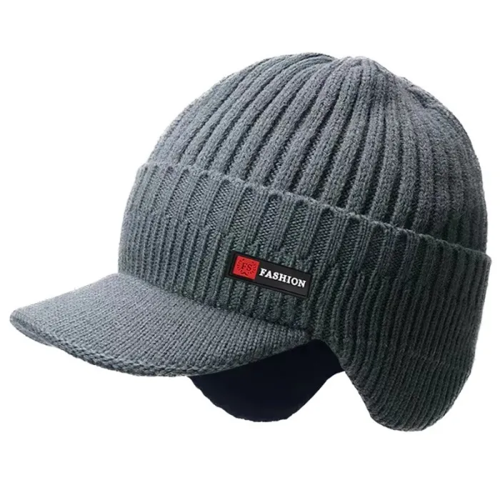 Warme Winter-Strickmütze - mit Schirm / Ohrenschutz
