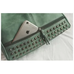 Vintage Tasche aus Nubukleder mit Nieten / Fellbommel