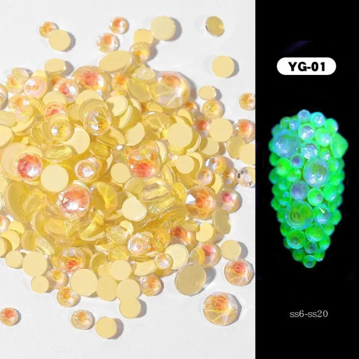 Lysende krystaller - rhinestones negledekorasjon - blandede størrelser