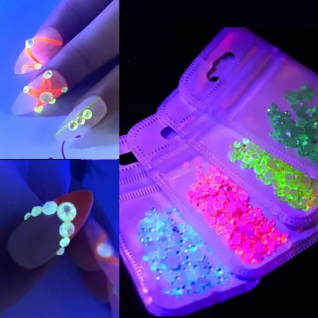 Lysande kristaller - strass nageldekoration - blandade storlekar