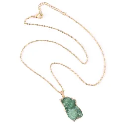 Pendentif en pierre de cristal naturel - avec collier