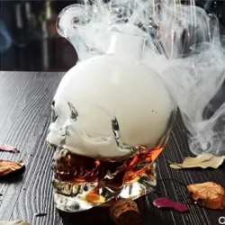 Skull shaped glass decanter - for vodka / whiskey / wine - 180ml - 400ml - 750mlBar supply