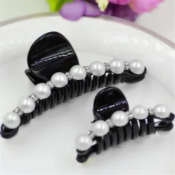 Hair clip with pearlsHair clips