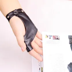 Fingerløs skinnhanske - med nagler / kjeder - punk stil - unisex