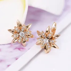 Brinco flor dourada com cristais