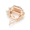 Fleur en cristal avec strass - broche élégante