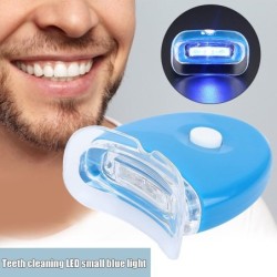 Clareamento dental com luz LED