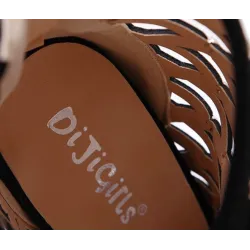 Bottines à talons hauts - design découpé - avec rivets / fermeture éclair