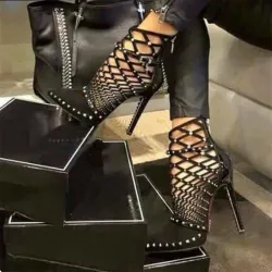 Bottines à talons hauts - design découpé - avec rivets / fermeture éclair