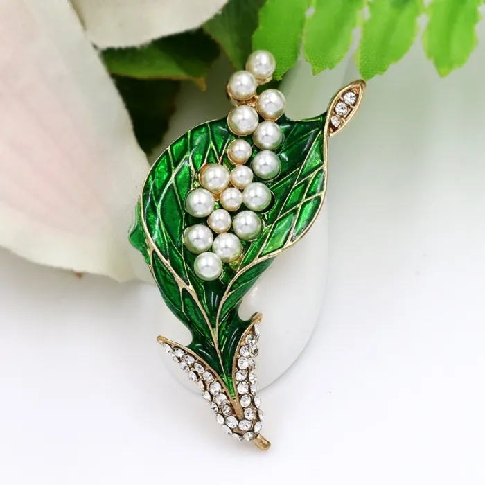 Grønt blad / perler / krystaller - elegant brosje