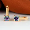 Elegante gulløreringer - med firkantet zirkon