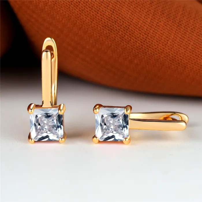 Eleganti orecchini in oro - con zircone quadrato