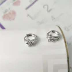 Flocon de cristal - petites boucles d'oreilles rondes en argent