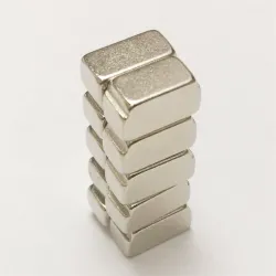 N50 - magnete al neodimio - forte blocco a forma di T - 10,5 mm * 5 mm * 5,8 mm