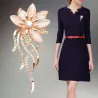 Fleur en cristal d'opale - broche élégante