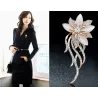 Opal crystal flower - elegant broochBrooches