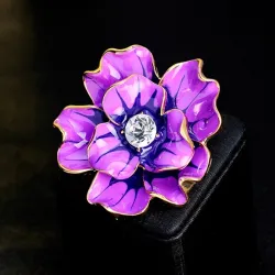 Lila Blume mit Kristall - Brosche