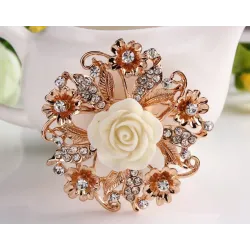 Fiore rosa in resina con cristalli - spilla a spillo