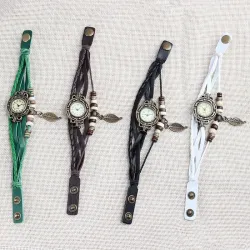 Mehrschichtiges Vintage-Armband - mit Quarzuhr - Perlen / Blatt