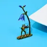 Grająca na skrzypcach żaba / kwiat - broszkaBroszki