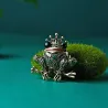Krystal kronet frø - broche