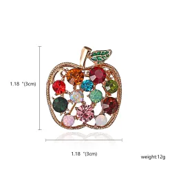 Broche en forme de pomme avec cristaux