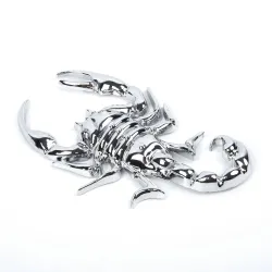 Srebrny skorpion - metalowy emblemat - naklejka na samochódNaklejki