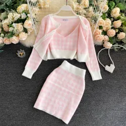 Strikket rutete sett - skjørt - vest - cardigan