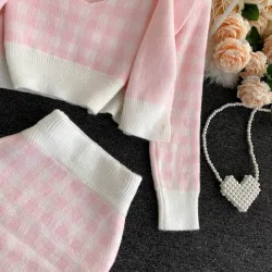 Strikket rutete sett - skjørt - vest - cardigan
