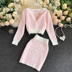 Strikket rutete sett - skjørt - vest - cardigan