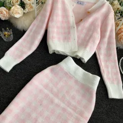 Strikket rutete sett - skjørt - vest - cardigan