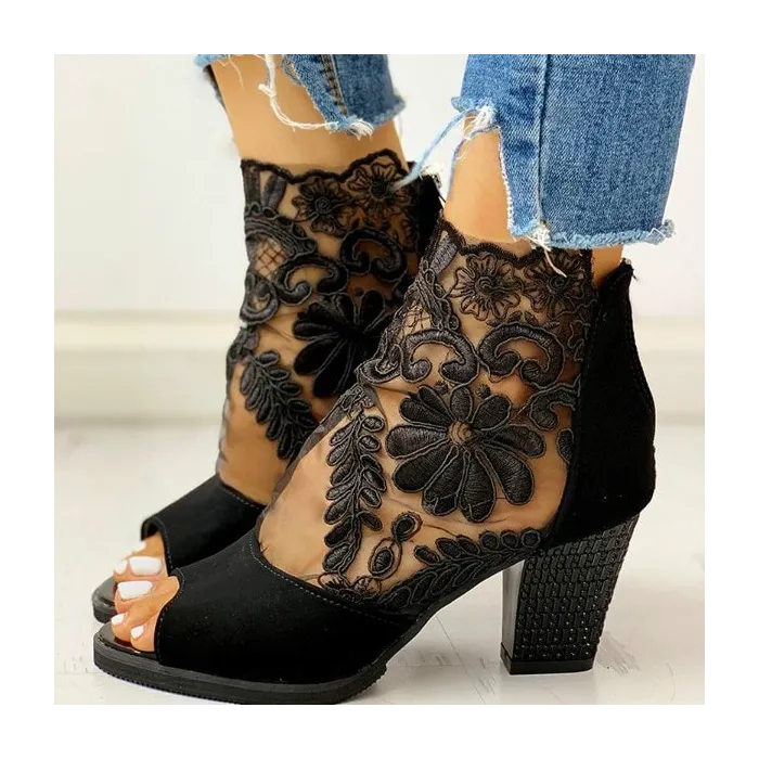 Sexy Stiefeletten - mit floraler Spitze - Reißverschluss hinten